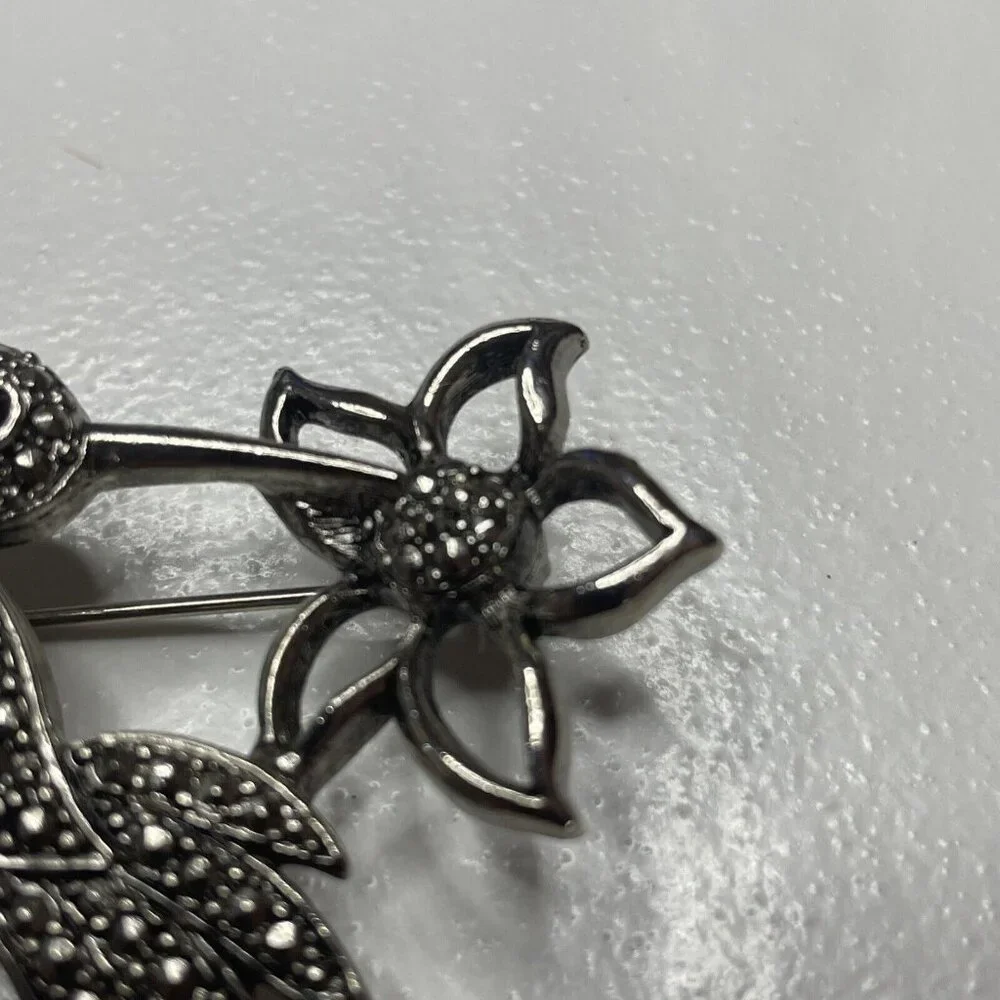 Avon Signed Hummingbird Silver Marcasite Rhinestone‎ Brooch Pin Vintage